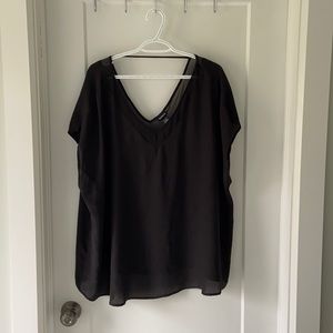 EUC Torrid Silky Blouse with dolman sleeves